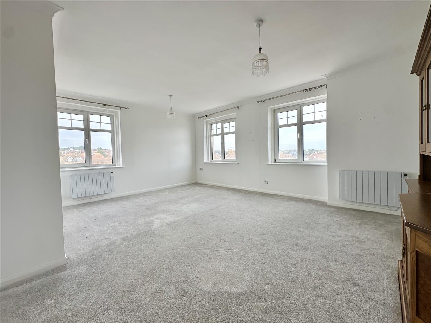 1 bed property in De La Warr Parade, Bexhill-On-Sea